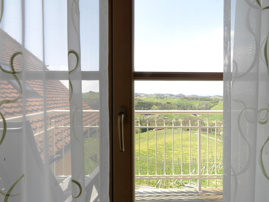 Weingut Skoff Original Hotel Gamlitz Buitenkant foto