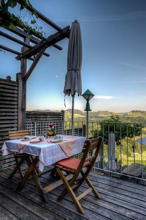 Weingut Skoff Original Hotel Gamlitz Buitenkant foto