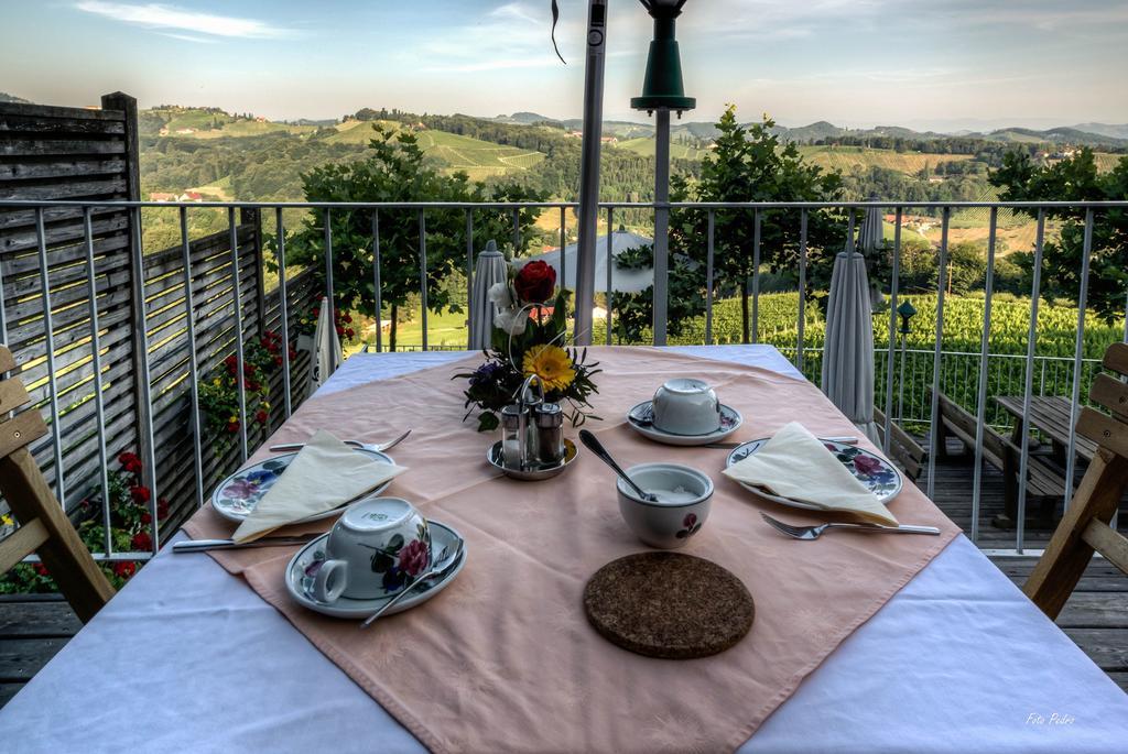 Weingut Skoff Original Hotel Gamlitz Buitenkant foto